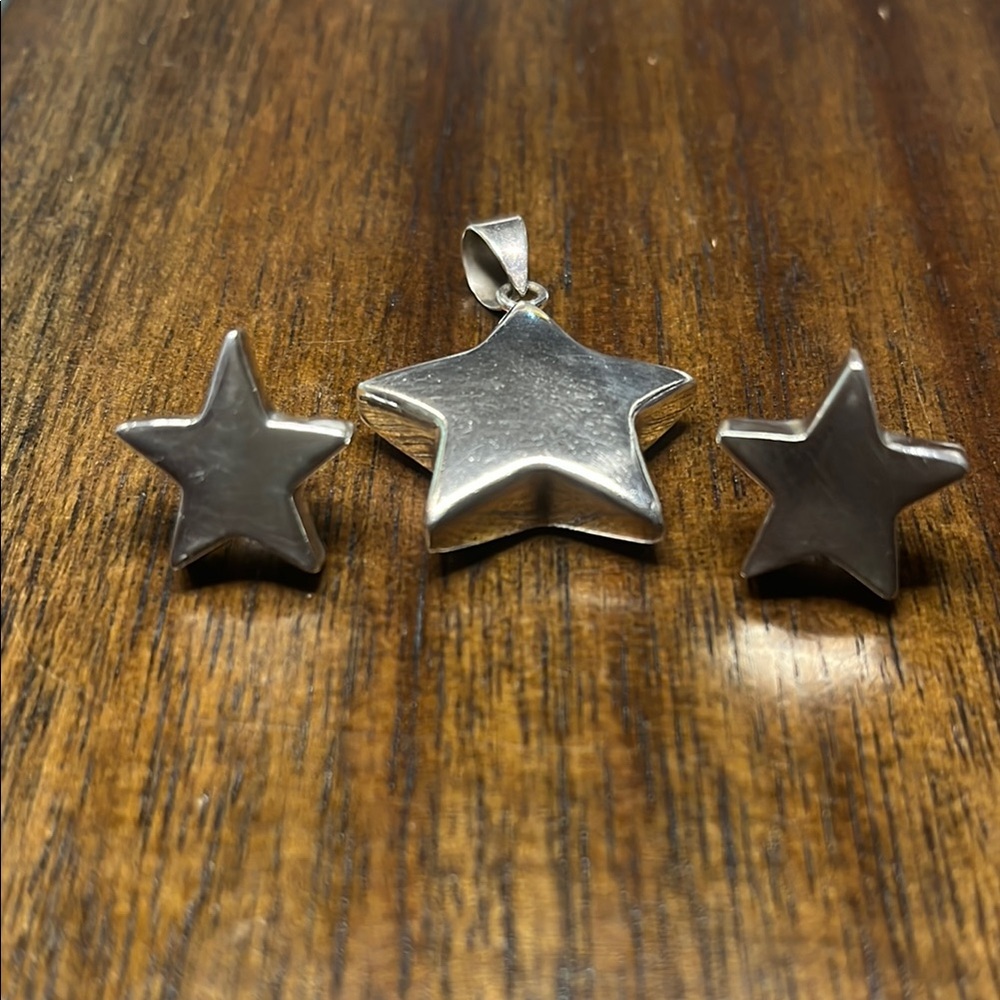 925 Sterling Silver Star Pendant and Earrings Set purchased in Nuevo Laredo